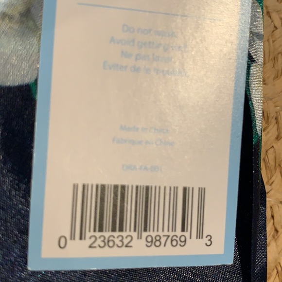 Draper James Straw bag with floral scarf 🌺 - Picture 4 of 4